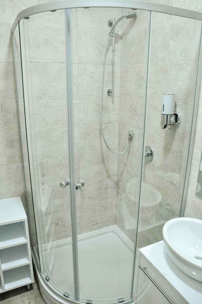 Maroon Free Parking Apartment Sarajevo Ngoại thất bức ảnh