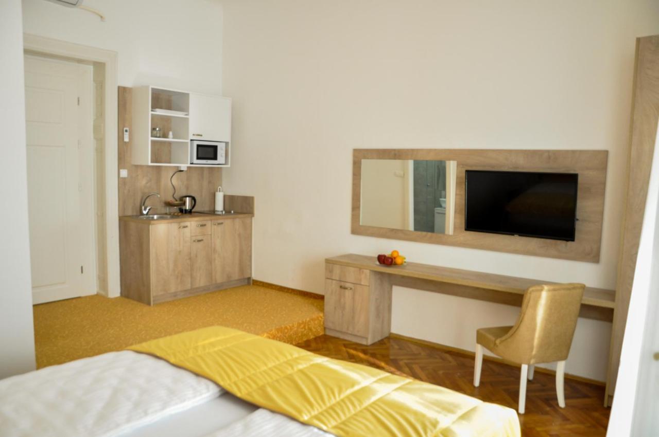 Maroon Free Parking Apartment Sarajevo Ngoại thất bức ảnh
