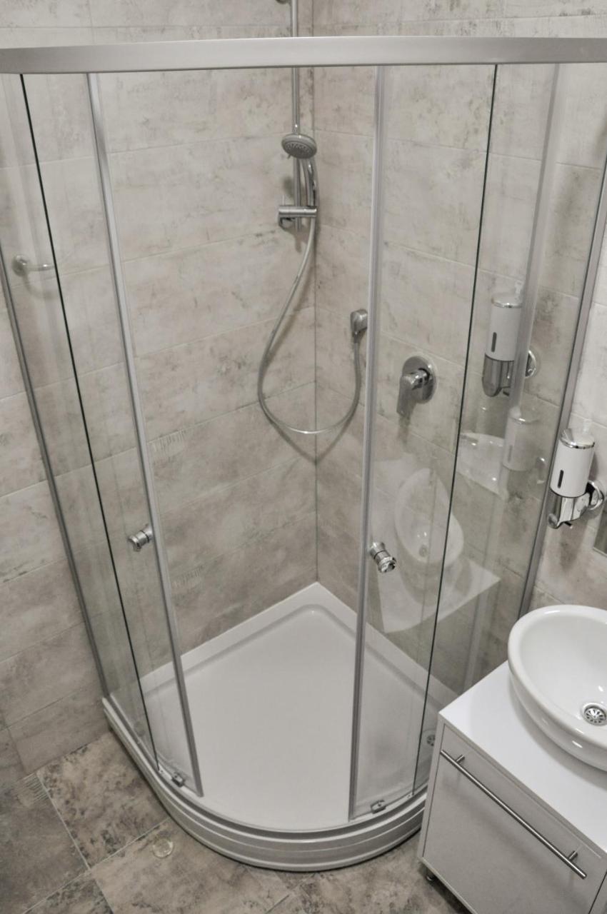 Maroon Free Parking Apartment Sarajevo Ngoại thất bức ảnh